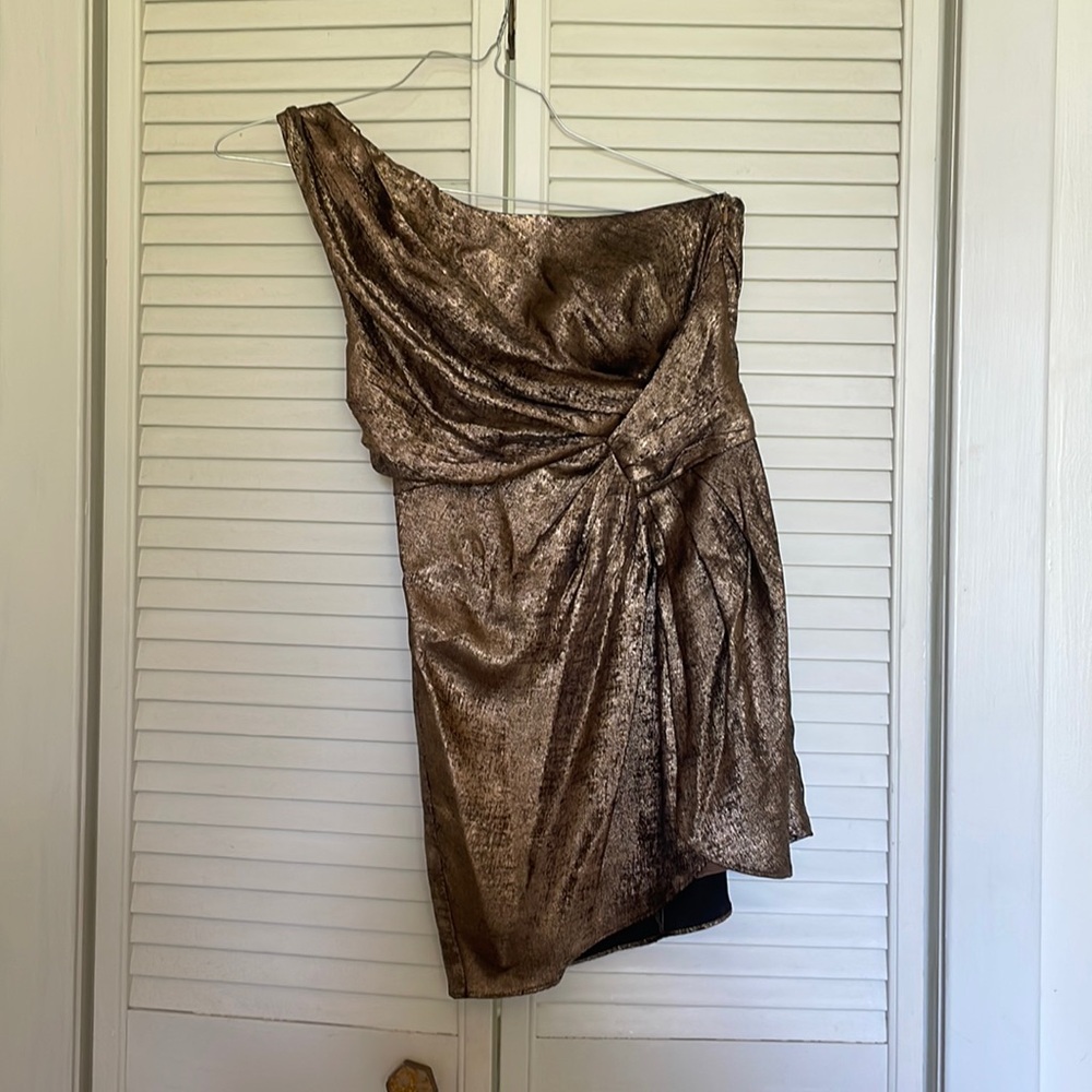 Do + be metallic dress